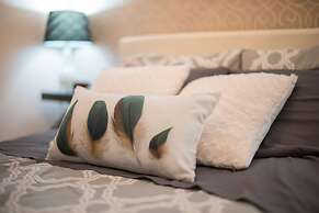 Applewood Suites - 1 BR Wellington West