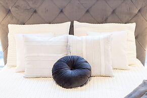 Applewood Suites - 1 BR Wellington West