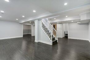 QuickStay - Beautiful 5bdrm House in Vaughan