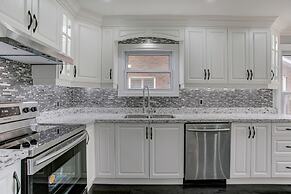 QuickStay - Beautiful 5bdrm House in Vaughan