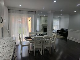 QuickStay - Beautiful 5bdrm House in Vaughan