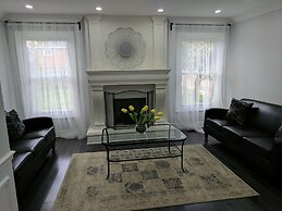QuickStay - Beautiful 5bdrm House in Vaughan