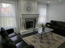 QuickStay - Beautiful 5bdrm House in Vaughan