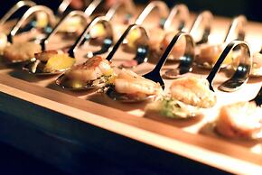 Sheraton Redding Hotel at the Sundial Bridge