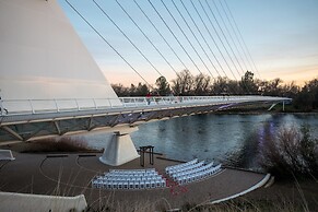 Sheraton Redding Hotel at the Sundial Bridge