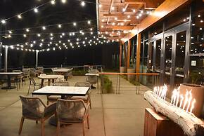 Sheraton Redding Hotel at the Sundial Bridge