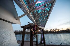 Sheraton Redding Hotel at the Sundial Bridge