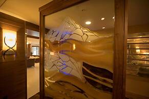 Sheraton Redding Hotel at the Sundial Bridge