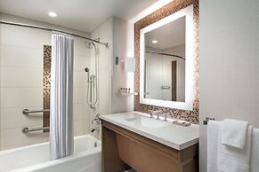 Sheraton Redding Hotel at the Sundial Bridge