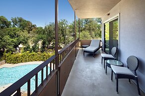 Sheraton Redding Hotel at the Sundial Bridge