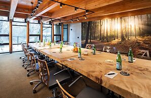 Sheraton Redding Hotel at the Sundial Bridge