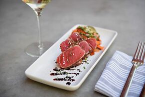 Sheraton Redding Hotel at the Sundial Bridge