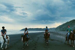 Sansara Surf and Yoga Resort - Retreat