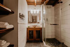 Sansara Surf and Yoga Resort - Retreat