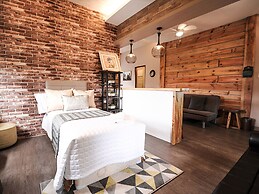 Pine Breeze Cottages