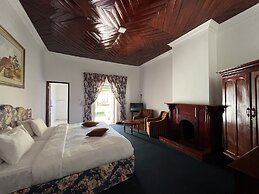 Tea Bush Hotel - Nuwara Eliya