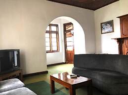 Tea Bush Hotel - Nuwara Eliya