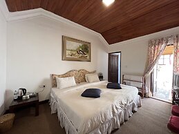 Tea Bush Hotel - Nuwara Eliya