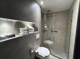 XO Hotels Blue Tower