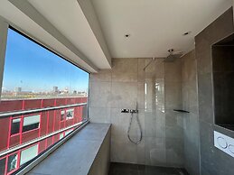 XO Hotels Blue Tower