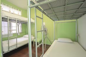 OYO 1054 Phuket Backpacker Hostel