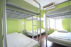 OYO 1054 Phuket Backpacker Hostel