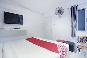 OYO 1054 Phuket Backpacker Hostel