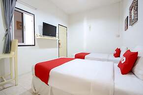 OYO 1054 Phuket Backpacker Hostel
