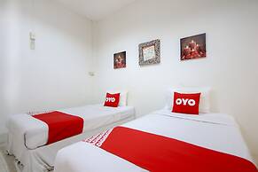 OYO 1054 Phuket Backpacker Hostel