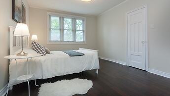 Applewood Suites - Danforth Avenue
