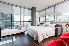 Applewood Suites - 2 BDRM King & Spadina