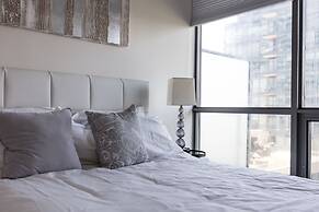 Applewood Suites - 2 BDRM King & Spadina