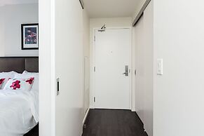 Applewood Suites - 2 BDRM King & Spadina