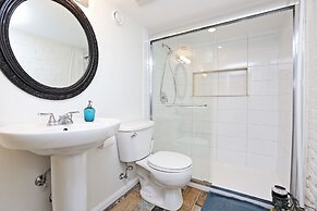 Applewood Suites - Danforth Basement