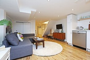 Applewood Suites - Danforth Basement