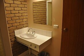 Miner's Retreat Motel