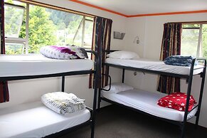 The Flaming Kiwi Backpackers