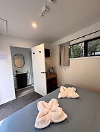 The Flaming Kiwi Backpackers