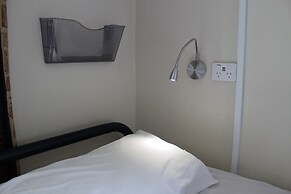 The Flaming Kiwi Backpackers