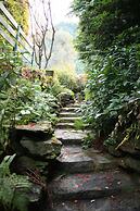 The Flaming Kiwi Backpackers