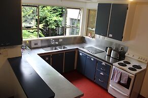 The Flaming Kiwi Backpackers