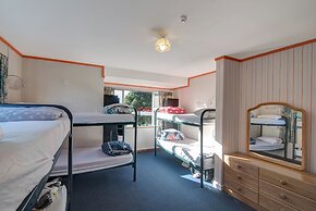 The Flaming Kiwi Backpackers