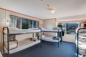 The Flaming Kiwi Backpackers