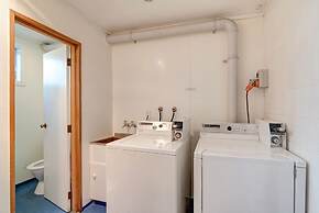 The Flaming Kiwi Backpackers