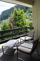 The Flaming Kiwi Backpackers