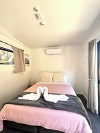 The Flaming Kiwi Backpackers