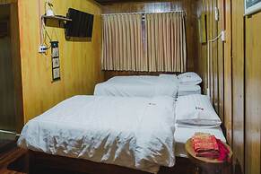 The History Cafe' & Guesthouse