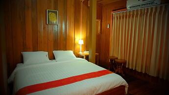 The History Cafe' & Guesthouse