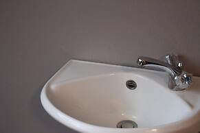 Welcome Riverside Guesthouse