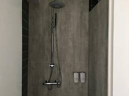 Welcome Riverside Guesthouse